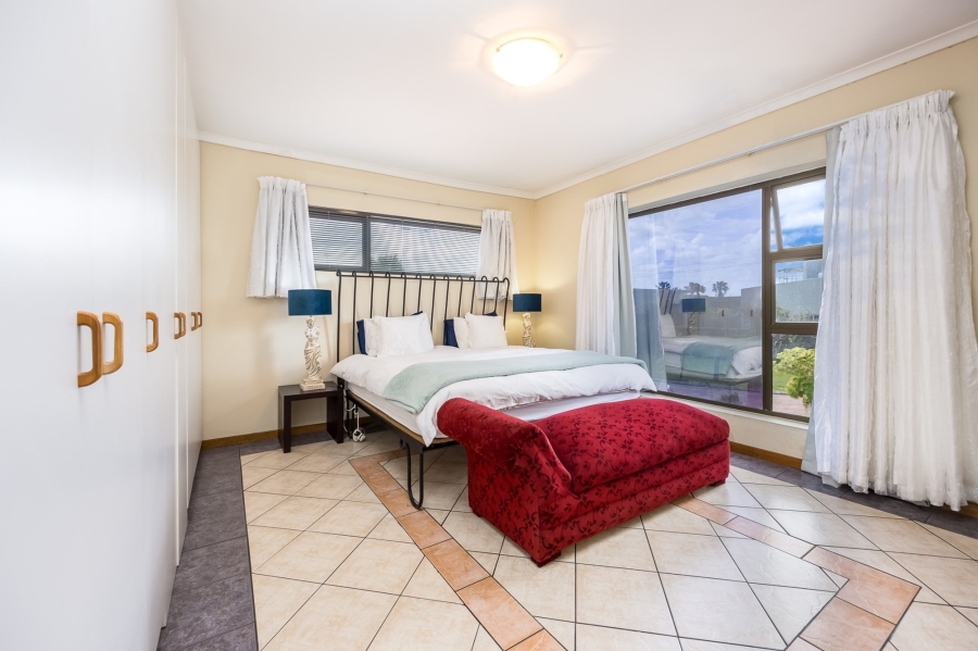 9 Bedroom Property for Sale in Vierlanden Western Cape